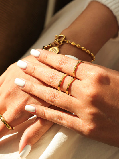Anillo De Diseño Curvo Moderno