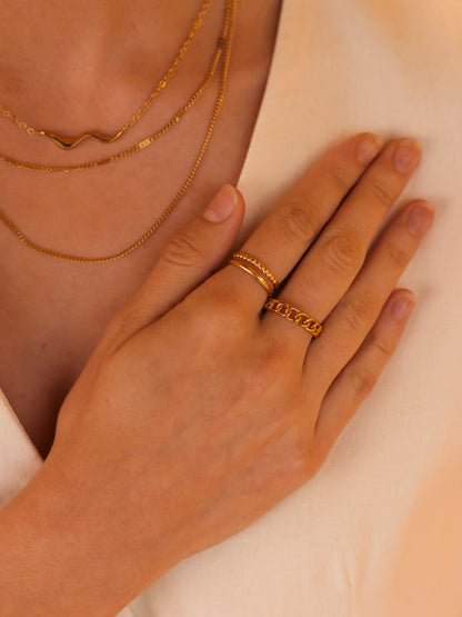 Elegante Anillo Entrelazado