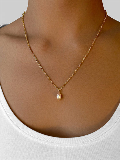 Minimalist Pearl Pendant Necklace