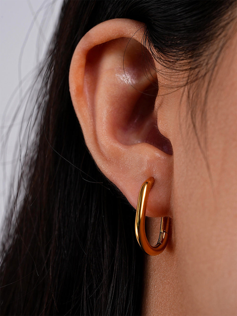 Attractive "U" Earrings