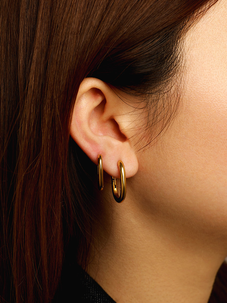 Attractive "U" Earrings