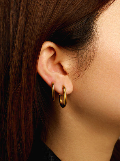 Attractive "U" Earrings