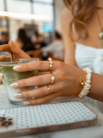 Elegante Anillo De Perlas