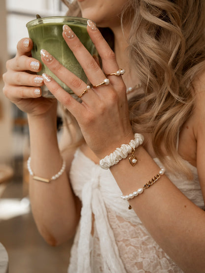 Elegante Anillo De Perlas