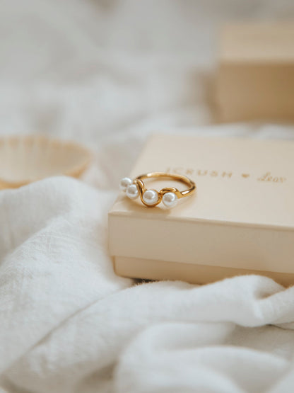 Elegante Anillo De Perlas